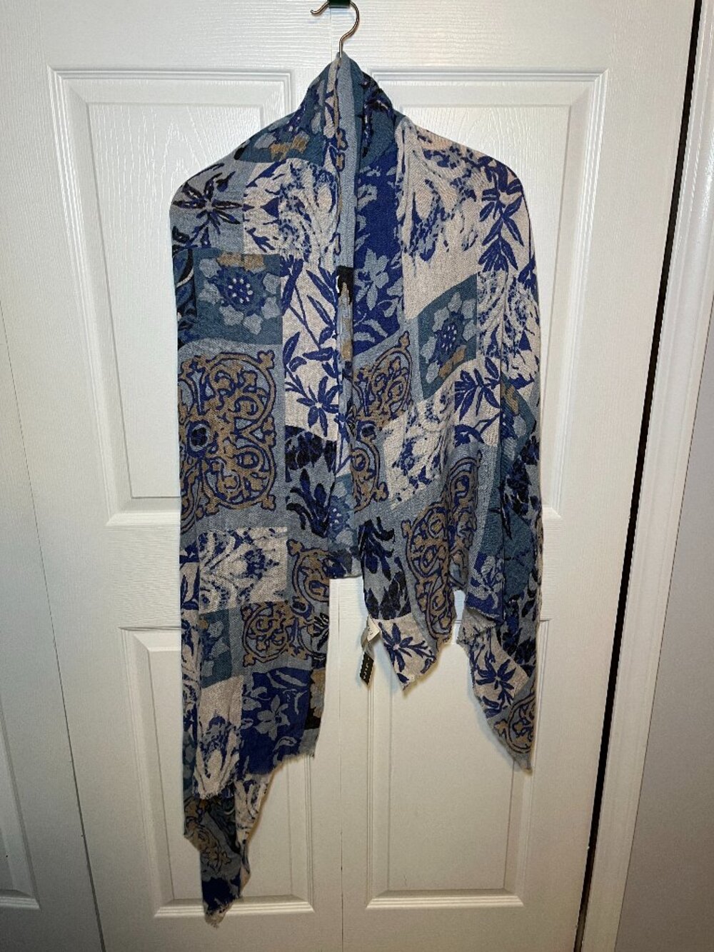 Chico’s NWT Blue Multi Print Scarf Wrap Shawl OS
